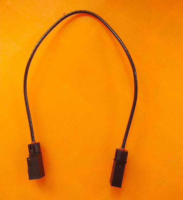 待测产品：汽车控制器的线材